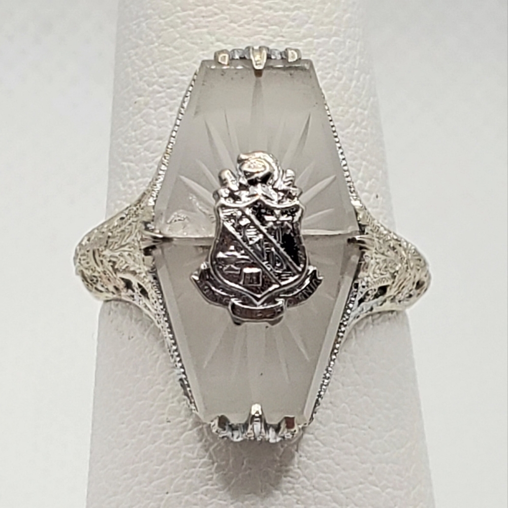 Beautiful art deco camphor vintage ring